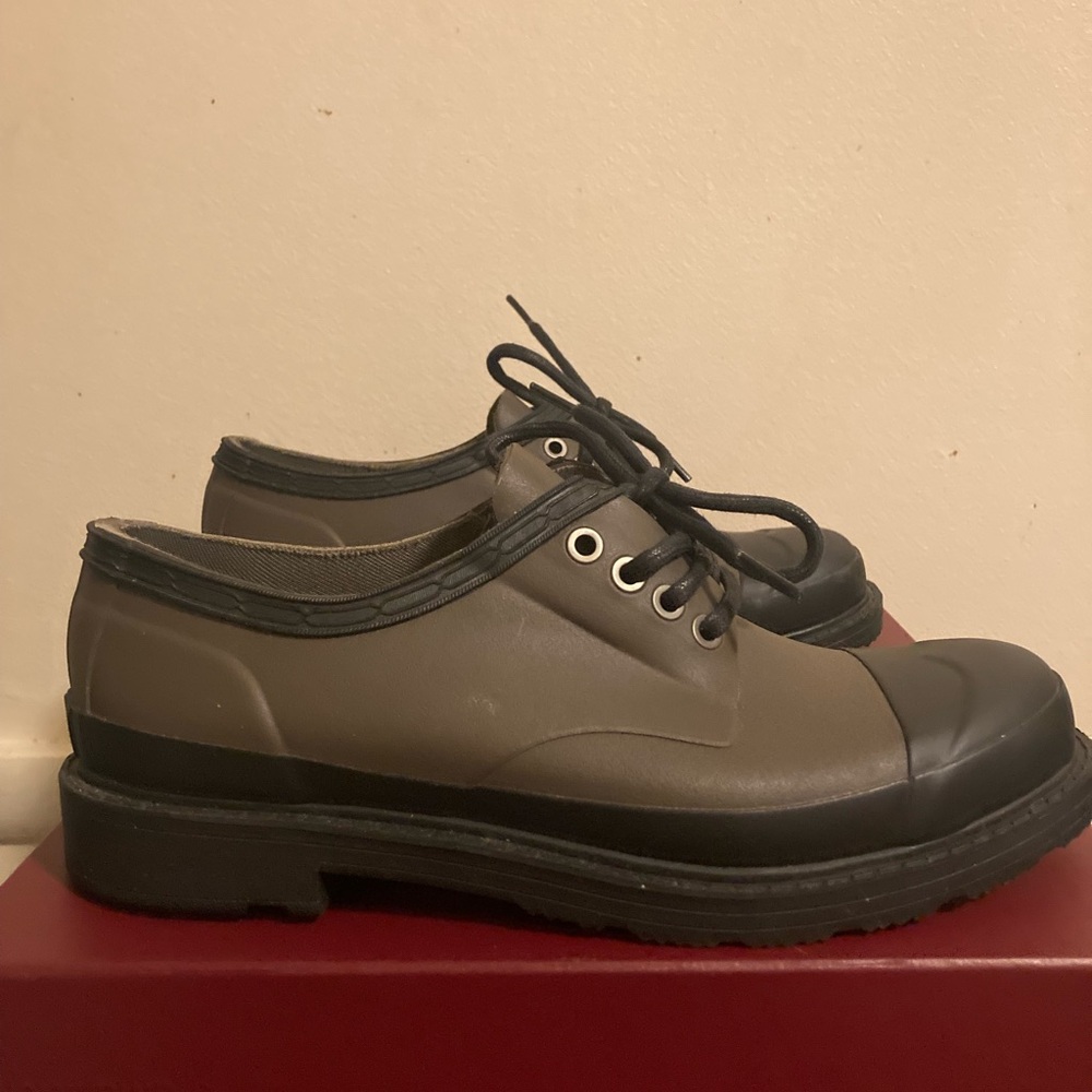 Men’s Brand New Hunter Olive Green/Black Waterproof Derby Shoes Size 9